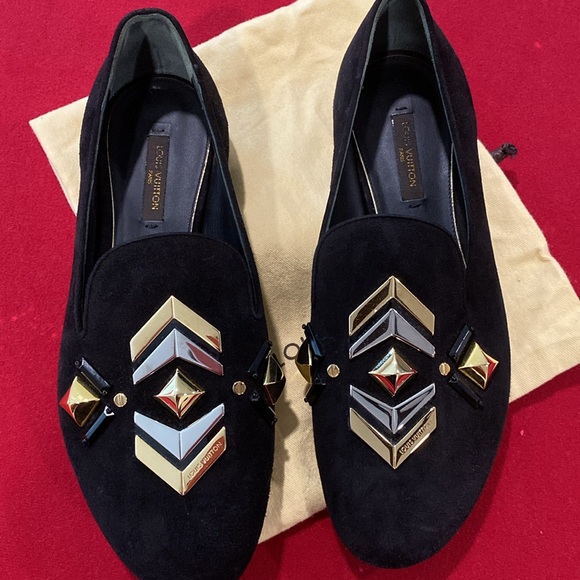 Stunningly beautiful, Louis Vuitton smoking slippers in black suede. - Picture 1 of 7